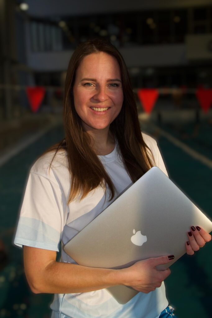 Nše administrativní podpora plaveckého oddílu