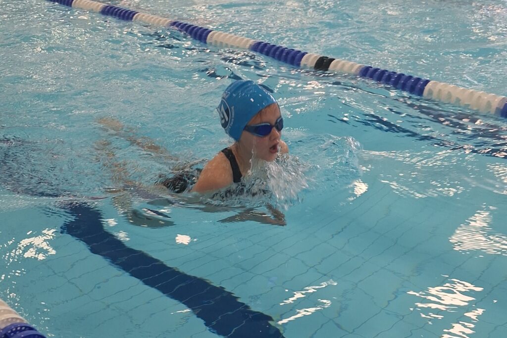 Aquatics Prague No1 - Akademie praktického vzdělávání trenérů plavání - Jak na prsa (prsařka)